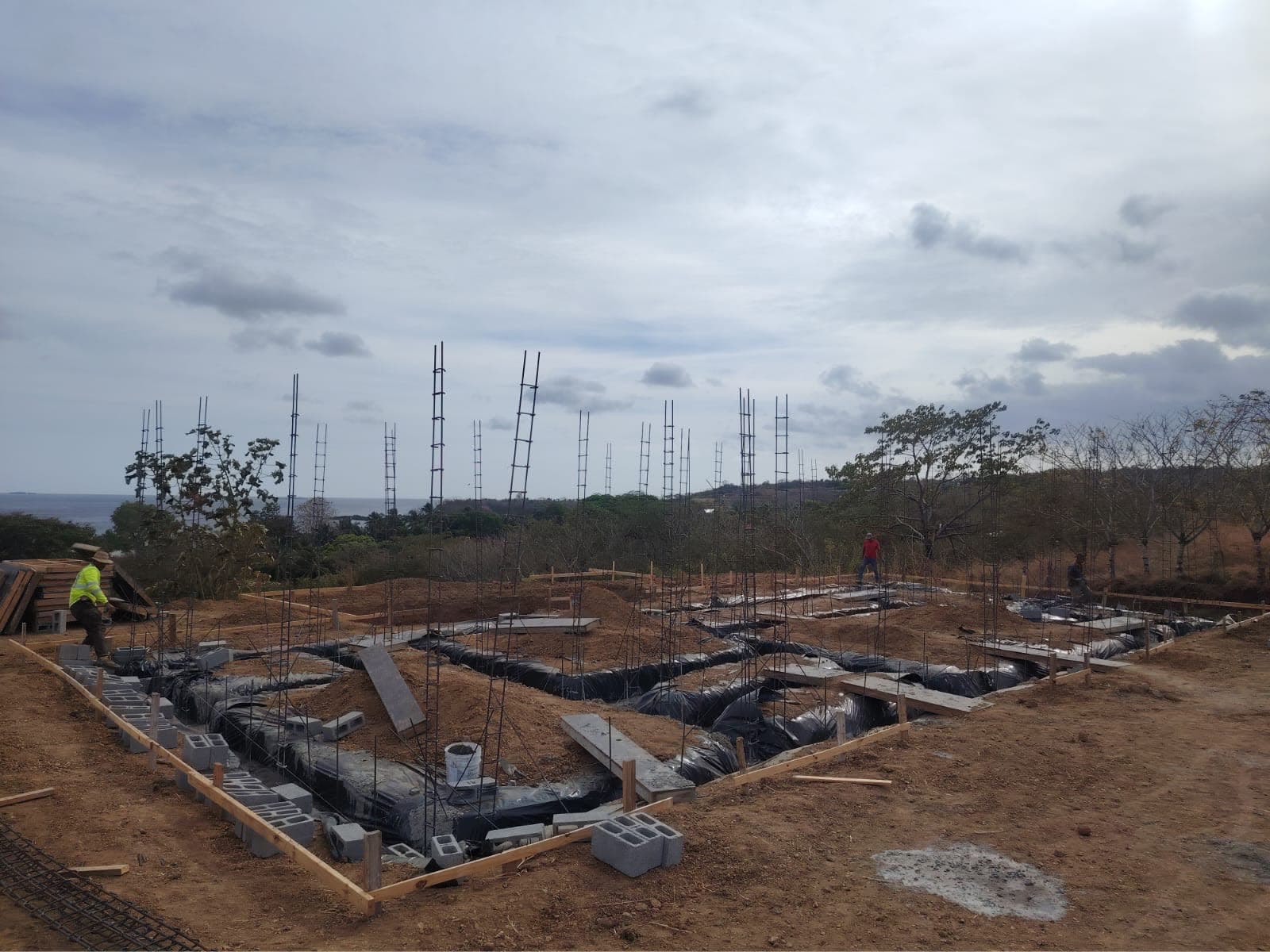 Casa de dos plantas frente al mar — en construcción