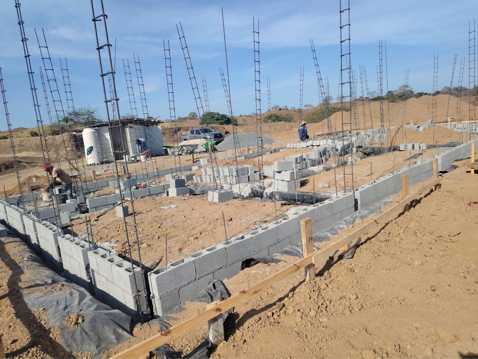 Casa de dos plantas frente al mar — en construcción